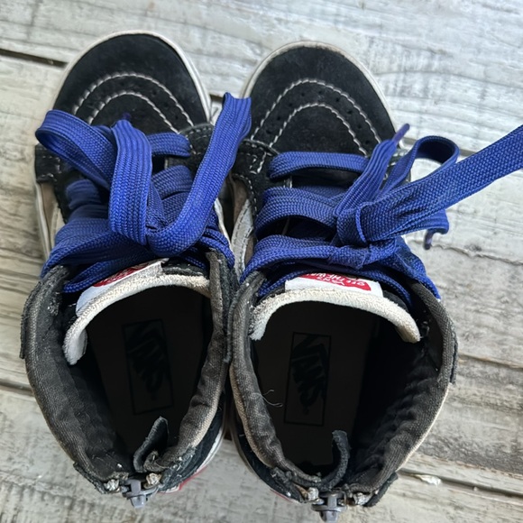 Vans Old Skool hi-tops. Kids size 11.5 (4-5 year old). Used for a short time. - Picture 6 of 7